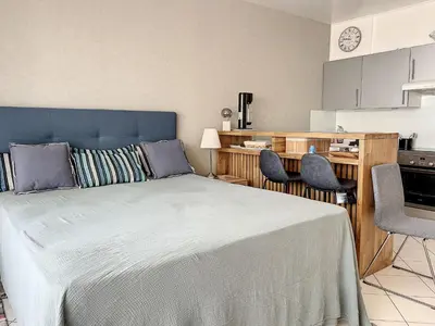 Cuisine ou kitchenette dans l'établissement Cannes - Studio en plein cœur de Cannes