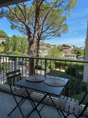Balcon ou terrasse dans l'établissement Studio 5 minutes Cannes et plages, terrasse, piscine