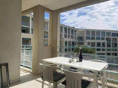 Balcon ou terrasse dans l'établissement Appartement 2 pièces avec piscine - 4 couchages, Juan les Pins - FR-1-252-190