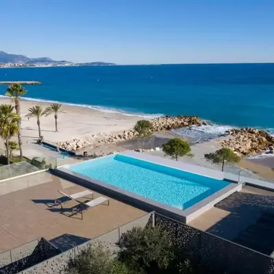 06AH - Superb waterfront T2 - swimming pool