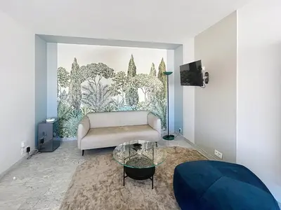 Télévision ou salle de divertissement dans l'établissement Appartement Canto bright appartement Croisette beach