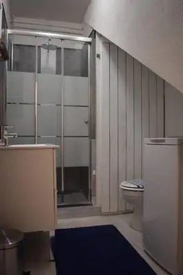 Salle de bains dans l'établissement APPARTEMENT NEUF ET INDÉPENDANT DANS REZ-DE-VILLA