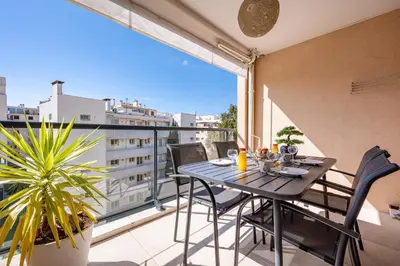 Balcon ou terrasse dans l'établissement L'EDEN SQUARE Apartment for 4 By Sunset