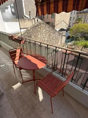 Balcon ou terrasse dans l'établissement Magnificent 3room apartment quiet balcony