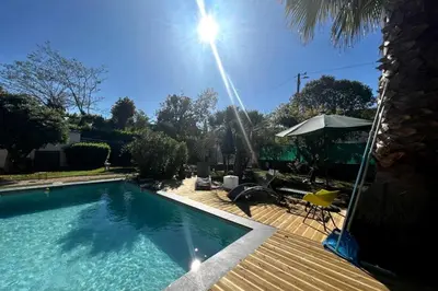 Piscine de l'établissement Holiday home in the city-center of Antibes with a private pool ou située à proximité