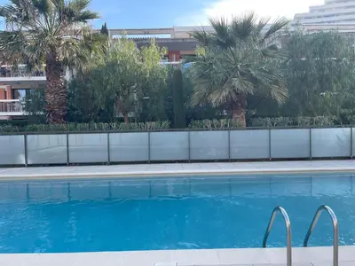 Piscine de l'établissement VILLENEUVE LOUBET PLAGE- Entre NICE et CANNES ou située à proximité