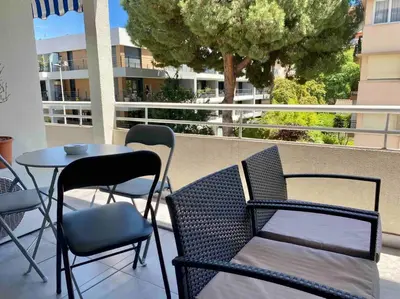Balcon ou terrasse dans l'établissement L'Orangeraie Centre Cannes Martinez, Beau F2 avec terrasse