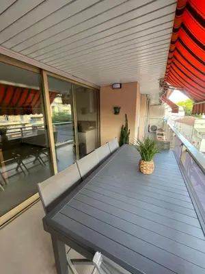 Balcon ou terrasse dans l'établissement Appartement Juan les pins