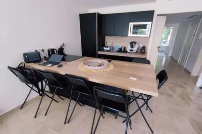 Cuisine ou kitchenette dans l'établissement WE CANNES ! Exceptional 4 rooms apartment Cannes Center swimming pool