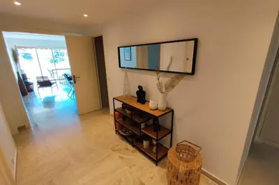 Télévision ou salle de divertissement dans l'établissement WE CANNES ! Exceptional 4 rooms apartment Cannes Center swimming pool