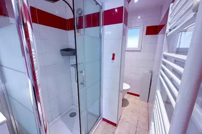 Salle de bains dans l'établissement Appartement dans la villa 