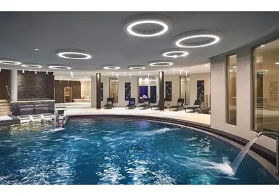 Piscine de l'établissement Luxury garden apartment 2BR in the best development of Cap d'Antibes-Juan les Pins ou située à proximité