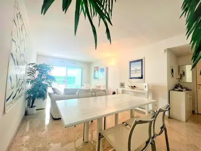Coin salon dans l'établissement Ambre d' Or apartment by Welcome to Cannes