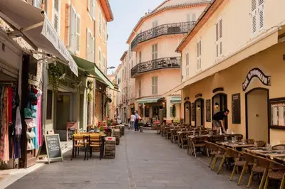 Clients de l'établissement Au cœur du viel Antibes - Cosy appartement