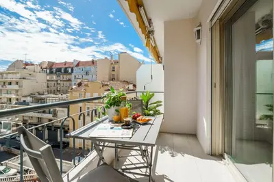 Balcon ou terrasse dans l'établissement Downtown Cannes Modern 1-Br Apartment
