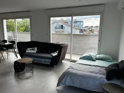 Coin salon dans l'établissement Antibes appartement