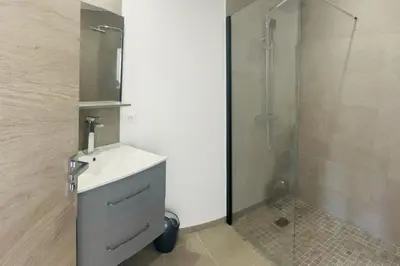 Salle de bains dans l'établissement Antibes appartement