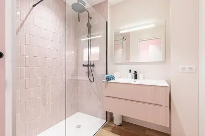 Salle de bains dans l'établissement Wilson ravissant 2 pièces 4 couchages à quelques pas des plages et commerces