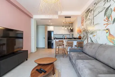 Cuisine ou kitchenette dans l'établissement Wilson ravissant 2 pièces 4 couchages à quelques pas des plages et commerces