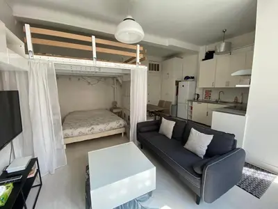 Cuisine ou kitchenette dans l'établissement Moderne, terrasse et climatisé, Proche plage, spacieux