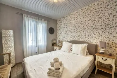 Un ou plusieurs lits dans un hébergement de l'établissement NEW 2-bed Central Cannes Apt