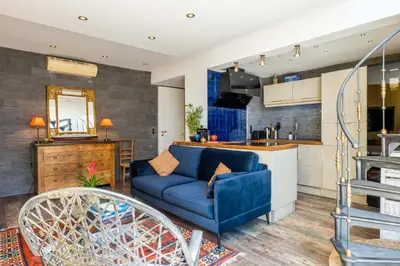 Cuisine ou kitchenette dans l'établissement Penthouse Duplex with Rooftop Terrace