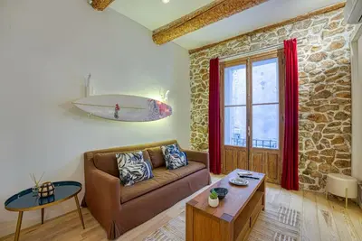 Coin salon dans l'établissement New - 1 Bed Apt Central Antibes