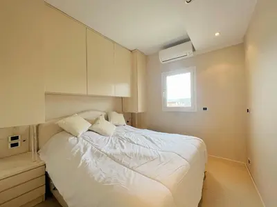 Un ou plusieurs lits dans un hébergement de l'établissement Colony apartment with parking, by Welcome to Cannes