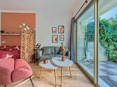 Coin salon dans l'établissement Studio cosy à 30 mètres de la plage