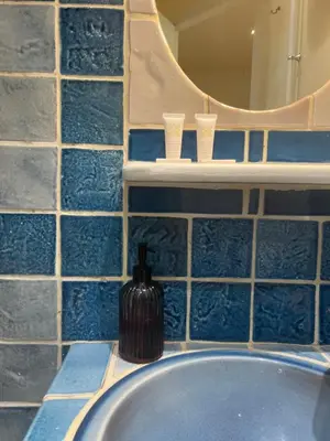 Salle de bains dans l'établissement Le Fersen - cosy studio- coeur vieil Antibes