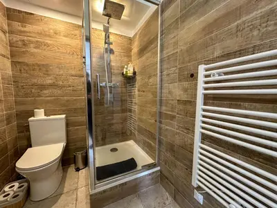 Salle de bains dans l'établissement COSY MADRID, appartement proche de la mer