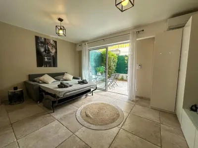 Coin salon dans l'établissement COSY MADRID, appartement proche de la mer
