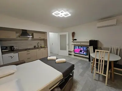 Cuisine ou kitchenette dans l'établissement Magnifique studio Juan les pins-plage à pied