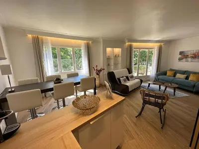 Coin salon dans l'établissement Cannes : Appartement rénové proche plage