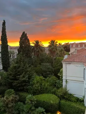 Lever ou coucher de soleil vu de l'appartement ou à proximité
