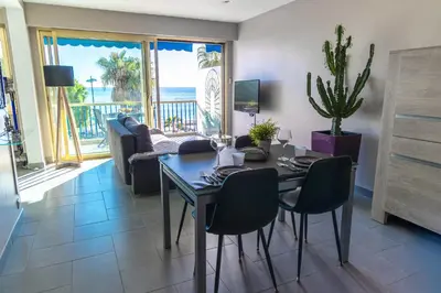 Coin salon dans l'établissement Appartement vue mer