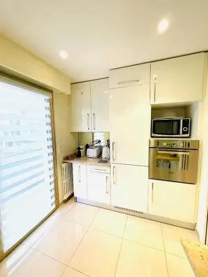 Cuisine ou kitchenette dans l'établissement Bel appartement Centre ville, mer, Croisette