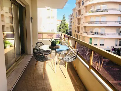 Balcon ou terrasse dans l'établissement Bel appartement Centre ville, mer, Croisette
