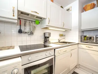 Cuisine ou kitchenette dans l'établissement Apartment Cannes Bay-3 by Interhome