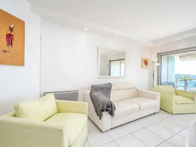 Coin salon dans l'établissement Apartment Cannes Bay-3 by Interhome