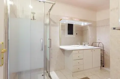 Salle de bains dans l'établissement Cannes: Croisette Quartier Martinez - 90m²