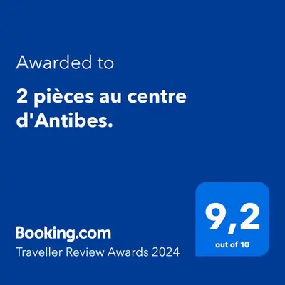 Certificat, récompense, panneau ou autre document affiché dans l'établissement 2 pièces au centre d'Antibes.