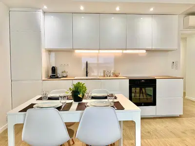 Cuisine ou kitchenette dans l'établissement Appartement Cannes 2 chambres - 14J