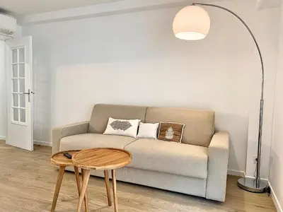 Coin salon dans l'établissement Appartement Cannes 2 chambres - 14J