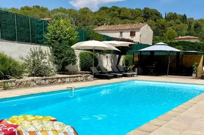 Piscine de l'établissement Charming Villa with big pool and AC in Antibes ou située à proximité