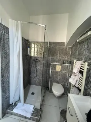 Salle de bains dans l'établissement Studio au cœur de Cannes