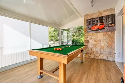 Billard dans l'établissement Dream Villa 300m2 & stunning 4000m2 private garden