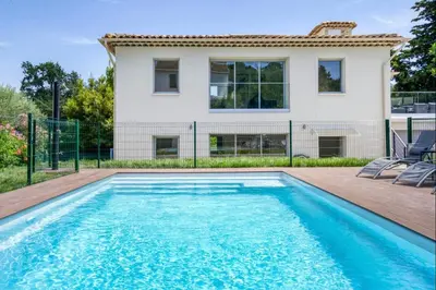 Piscine de l'établissement Villa Constance - Antibes ou située à proximité