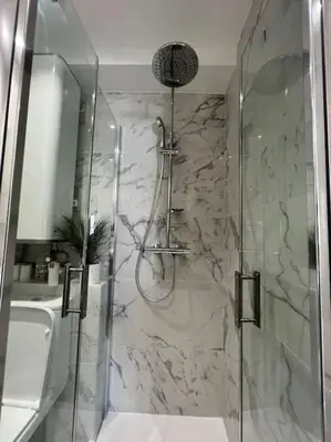 Salle de bains dans l'établissement Superbe 2 pièces, tout équipé centre de Cannes.