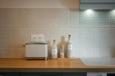 Plateau bouilloire dans l'établissement Appartement bord de mer « La Petite Ma-Line »